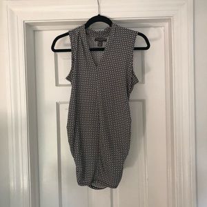 A Pea in the Pod stretchy sleeveless blouse
